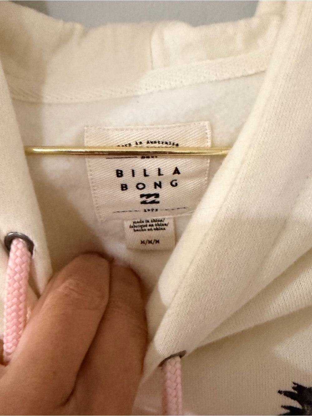Billabong Cream Hoodie with Pink Drawstrings - Picture 2 of 2